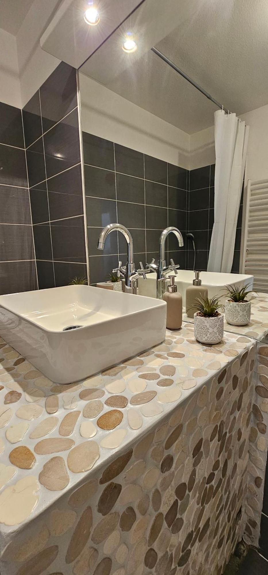 Le Cocon De Soie Superbe T3 A Vaulx En Velin Apartamento Exterior foto